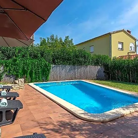 Lucas Comfortable 3*