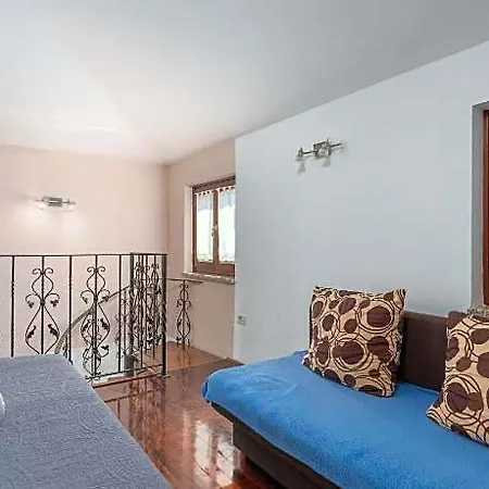Hotel Lucas Comfortable 3*