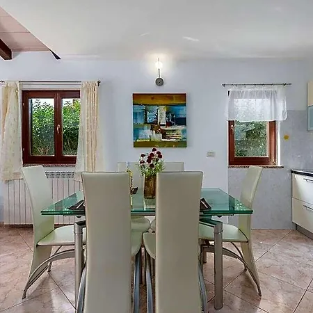 Lucas Comfortable 3* Novigrad Istria